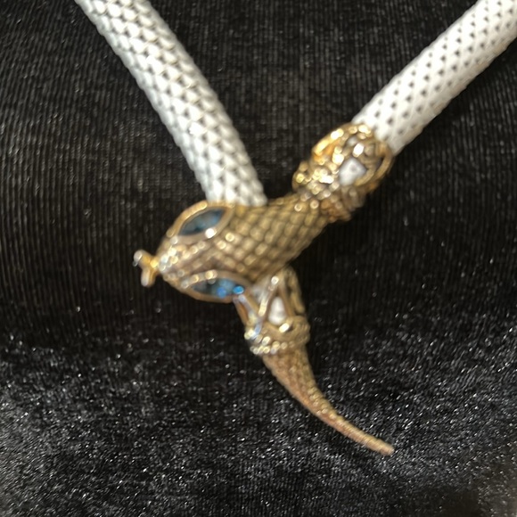 DL Auld White Mesh Snake Belt Necklace Crystal Blue Eyes Gold Tone VTG Signed. - Picture 11 of 11